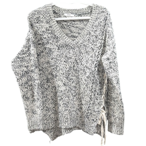 💞 DEX V-Neck Sweater with Unique Tie-Up Detail size Medium 💞 - Picture 1 of 5